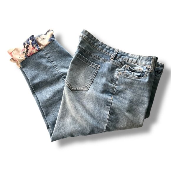 Women's Versona Contemporary Boho Ankle Jeans Flare Ruffle Floral Hem Size 29 - Picture 6 of 8